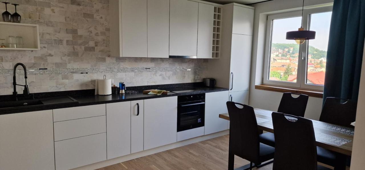 Central Apartment With City View Braşov Buitenkant foto